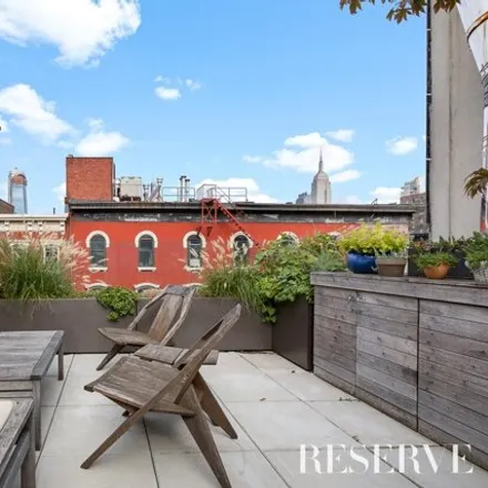 Image 9 - 304 West 18th Street, New York, NY 10011, USA - House for sale