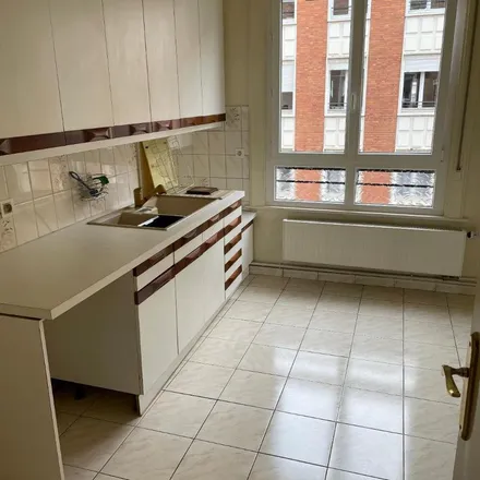 Image 4 - 250 Rue Morel, 59500 Douai, France - Apartment for rent