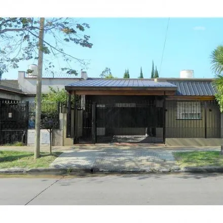 Buy this 2 bed house on Magdalena 3488 in 1828 Partido de Lanús, Argentina