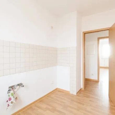 Rent this 3 bed apartment on Theodor-Neubauer-Straße 17 in 06130 Halle (Saale), Germany