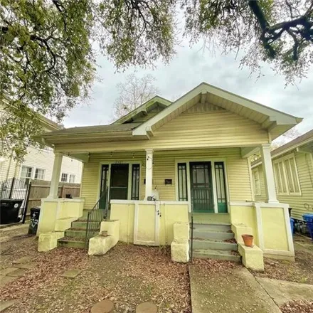 Image 1 - 2525 Nashville Avenue, New Orleans, LA 70115, USA - House for rent