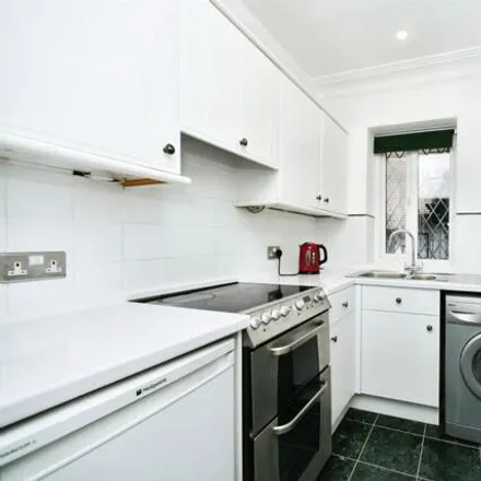 Image 2 - The Green, Rottingdean, BN2 7DE, United Kingdom - Apartment for sale