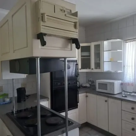 Rent this 3 bed apartment on M1 in Braamfontein, Johannesburg