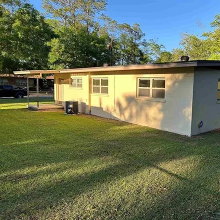 Buy this 3 bed house on 727 Coble Dr in Tallahassee, Florida