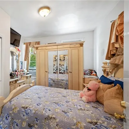 Image 5 - 592 East 91st Street, New York, NY 11236, USA - Townhouse for sale