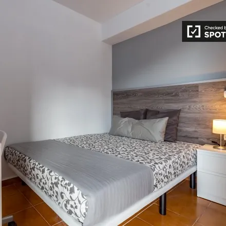 Rent this 6 bed room on Col·legi d'Educació Infantil i Primària Max Aub in Carrer del Pare Urbà, 46009 Valencia
