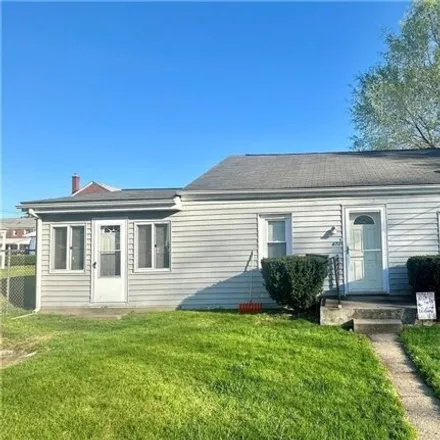 Image 1 - 401 Ross Avenue, Vanport, Vanport Township, PA 15009, USA - House for sale