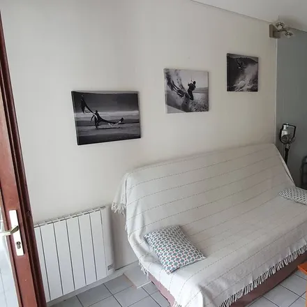 Rent this 2 bed house on Rue de la forêt in 85520 Saint-Vincent-sur-Jard, France