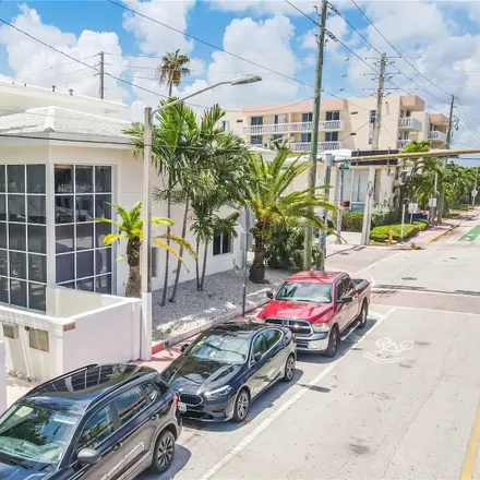 Image 3 - 8430 Byron Avenue, Miami Beach, FL 33141, USA - Townhouse for rent