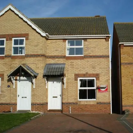 Rent this 2 bed duplex on Lancaster Court in Scartho, DN33 3SE