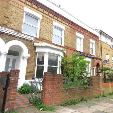 Rent this 4 bed townhouse on Torrens Road in London, SW2 5BP