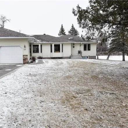 Image 2 - 398 Maple Avenue, Thief River Falls, MN 56701, USA - House for sale