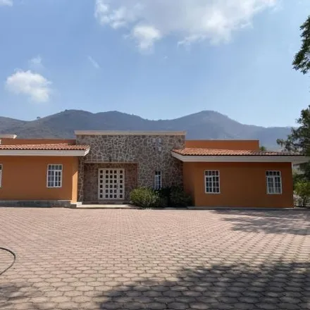 Buy this 5 bed house on Circuito Metropolitano Sur in 45640 Tlajomulco de Zúñiga, JAL