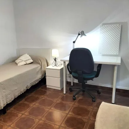 Rent this 3 bed room on 098 Sants Just i Pastor in Carrer dels Sants Just i Pastor, 46021 Valencia