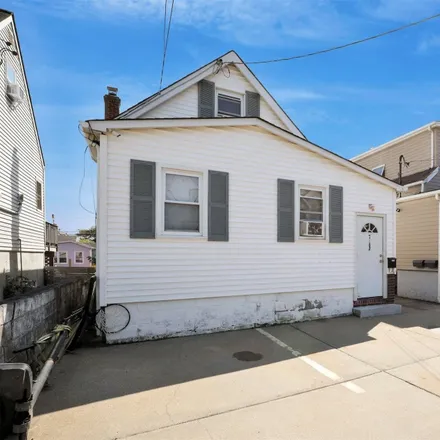 Image 5 - 742 South 9th Street, Village of Lindenhurst, NY 11757, USA - Townhouse for sale