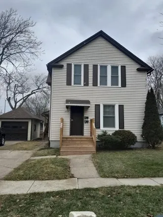 Buy this 4 bed house on 631 Thomson Street in Flint, MI 48503