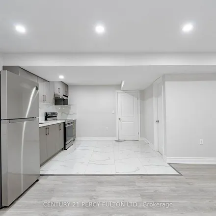 Image 5 - Sharplin Drive, Ajax, ON L1Z 1L4, Canada - Apartment for rent