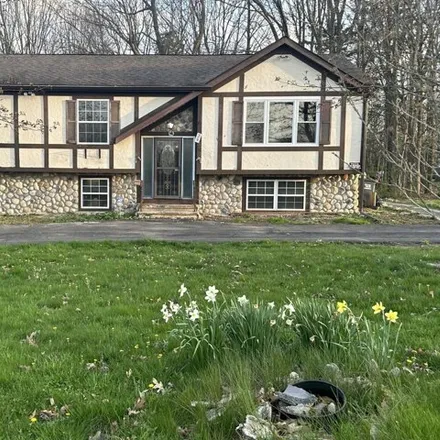Rent this 3 bed house on 95 Deerfield Drive in Mount Pocono, PA 18344