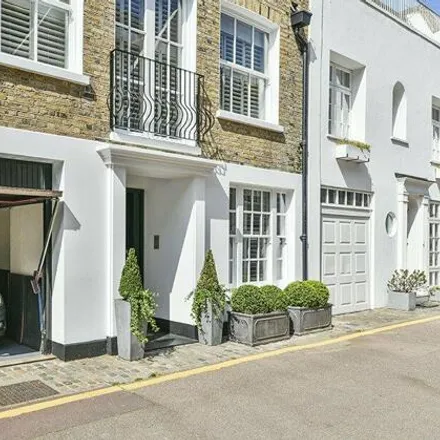 Image 4 - 41 Clabon Mews, London, SW1X 0EE, United Kingdom - Townhouse for sale