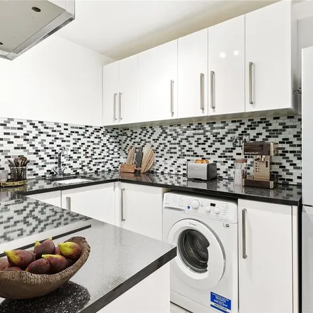 Image 2 - 8 St Quintin Avenue, London, W10 6PA, United Kingdom - Townhouse for rent
