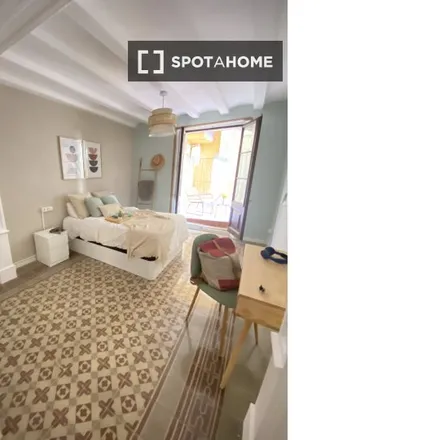 Rent this 5 bed room on Frankie Gallo Chachacha in Carrer del Marquès de Barberà, 13