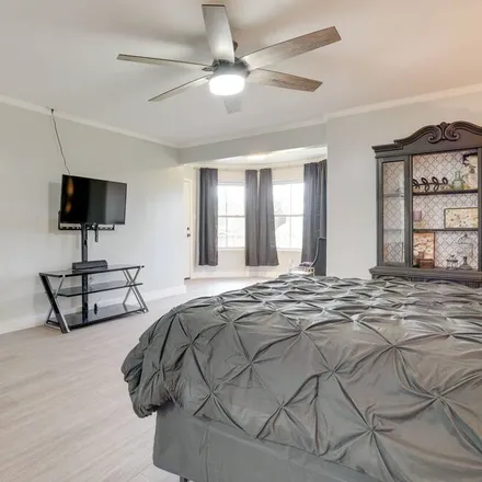 Rent this 3 bed apartment on New Braunfels