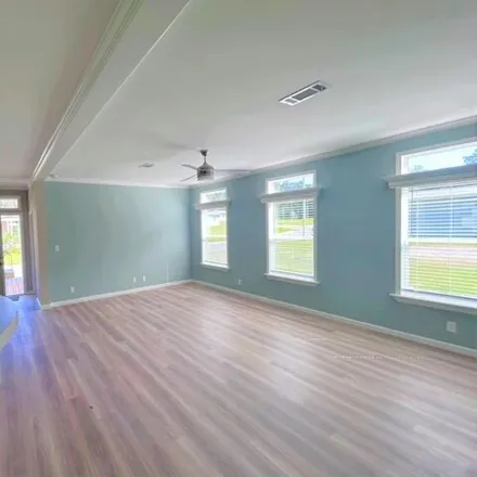 Buy this studio apartment on unnamed road in Brooksville, Hernando County