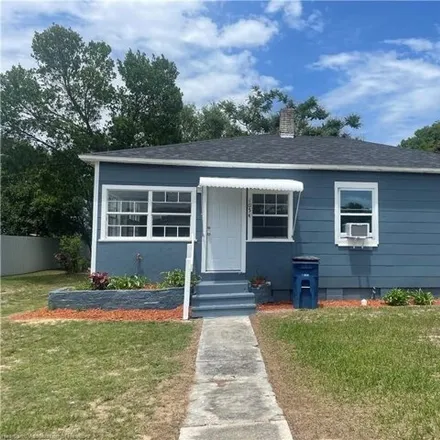 Rent this 3 bed house on 1054 Glenwood Avenue in Sebring, FL 33870