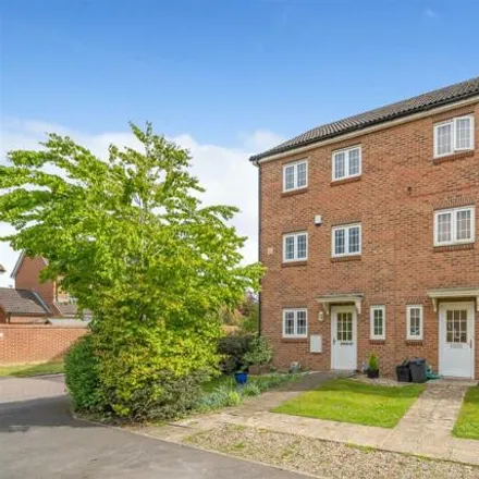 Buy this 3 bed townhouse on 34 Jersey Drive in Sindlesham, RG41 5FR
