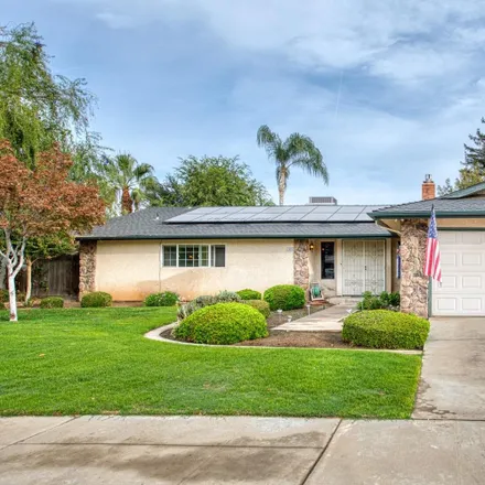 Buy this 3 bed house on 1035 Paul Avenue in Clovis, CA 93612