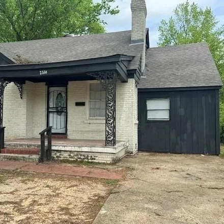 Buy this 4 bed house on 2552 Lowell Avenue in Memphis, TN 38114