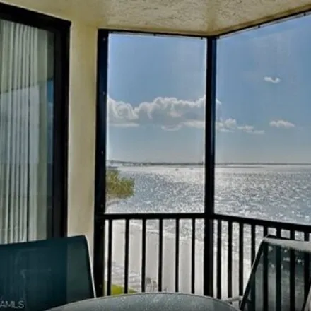 Buy this 2 bed condo on Harbour Tower Condominiums in 17080 Harbour Pointe Drive, Fort Myers Beach