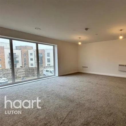 Image 1 - Newlands Road, Luton, LU1 4BQ, United Kingdom - Apartment for rent