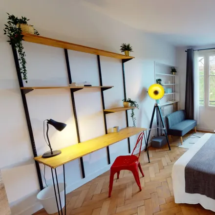 Rent this 3 bed room on 37 Avenue Reille in 75014 Paris, France