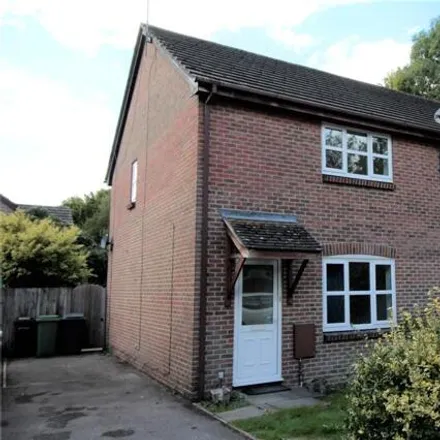 Rent this 3 bed duplex on Woodrow in Denmead, PO7 6YW