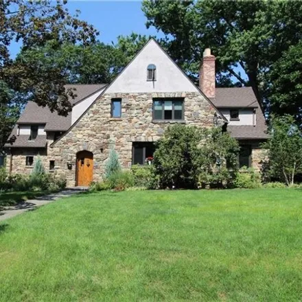 Rent this 4 bed house on 540 Alda Road in Shore Acres, Village of Mamaroneck