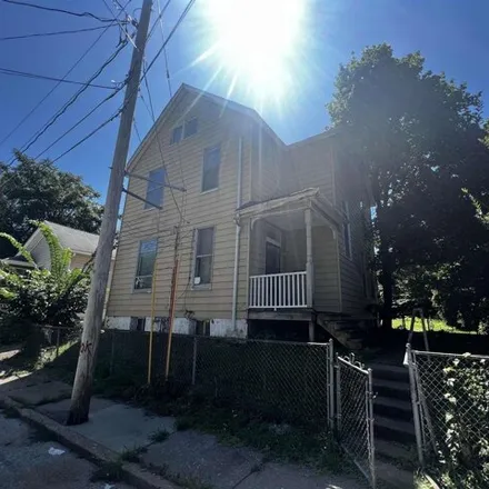 Buy this 3 bed house on Scott Street in Davenport, IA 52803