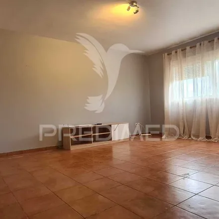 Rent this 3 bed apartment on EN 11-2 in 2835-722 Santo António da Charneca, Portugal