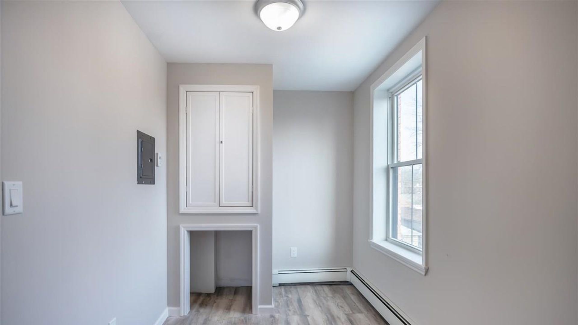 1 bedroom apartment at 666 Broadway, Kingston, NY 12401, USA | #7061440 | Rentberry