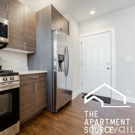 Rent this 1 bed apartment on 1432 W Farragut Ave