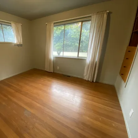 Rent this 1 bed room on 195 Oak Grove Avenue in Menlo Park, CA 94025