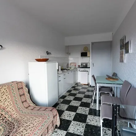 Image 6 - 66740 Laroque-des-Albères, France - Apartment for rent