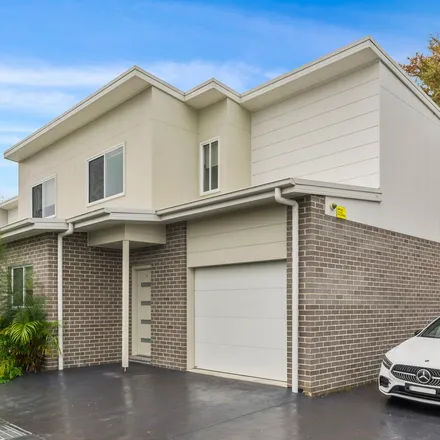 Rent this 2 bed townhouse on Pioneer Road in Bellambi NSW 2518, Australia