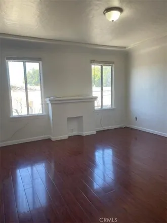 Image 2 - 8938 Evergreen Avenue, South Gate, CA 90280, USA - Apartment for rent