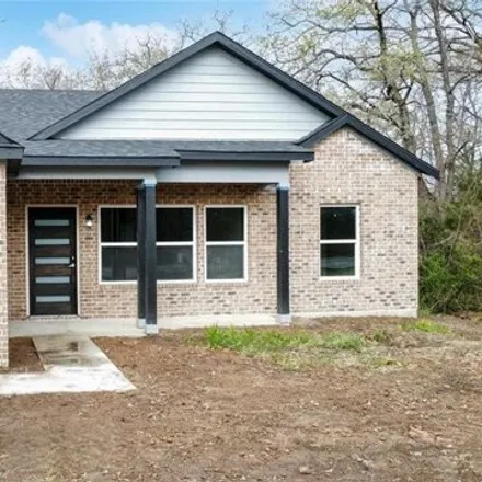 Buy this 3 bed house on 805 Welch Lane in Gun Barrel City, TX 75156
