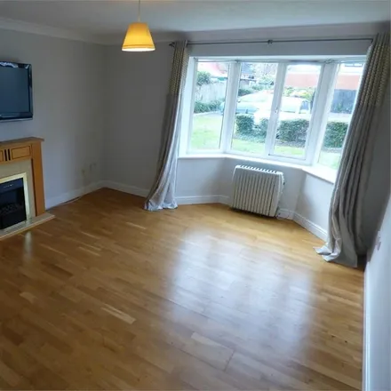 Rent this 2 bed apartment on unnamed road in Langley, SL3 8JT