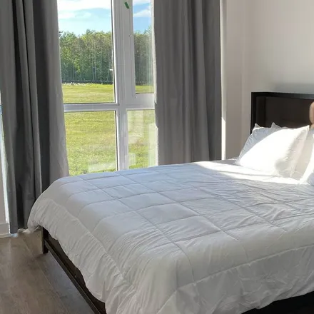 Rent this 2 bed condo on Innisfil in ON L9S 2P7, Canada