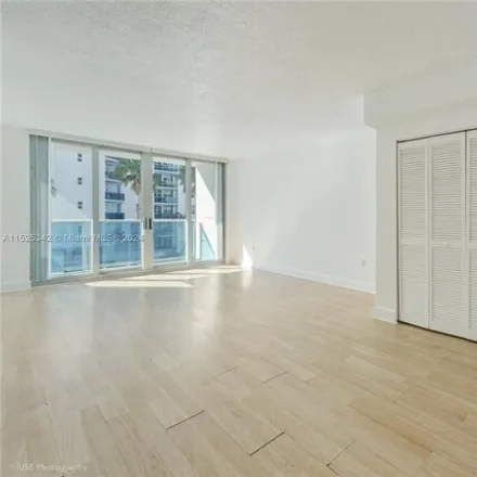 Image 4 - 7501 East Treasure Drive, North Bay Village, Miami-Dade County, FL 33141, USA - Condo for sale