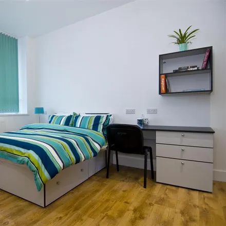 Image 3 - HSBC UK, Eastlake Ope, Plymouth, PL1 1BQ, United Kingdom - Apartment for rent