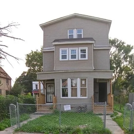 Buy this 9 bed house on 11818 South Lowe Avenue in Chicago, IL 60628